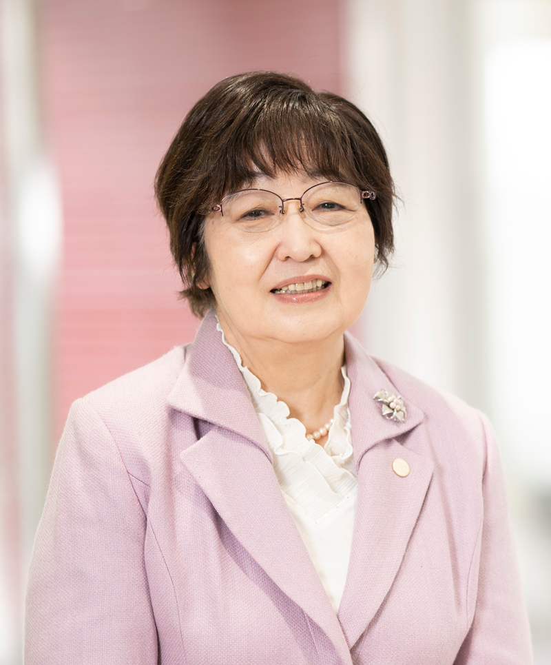 岩手保健医療大学　学長 濱中 喜代